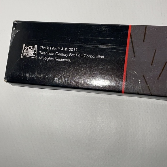 Vintage 95' Topps X Files Season 1 Complete Set & X-Files Pencils Loot Crate - Picture 6 of 17